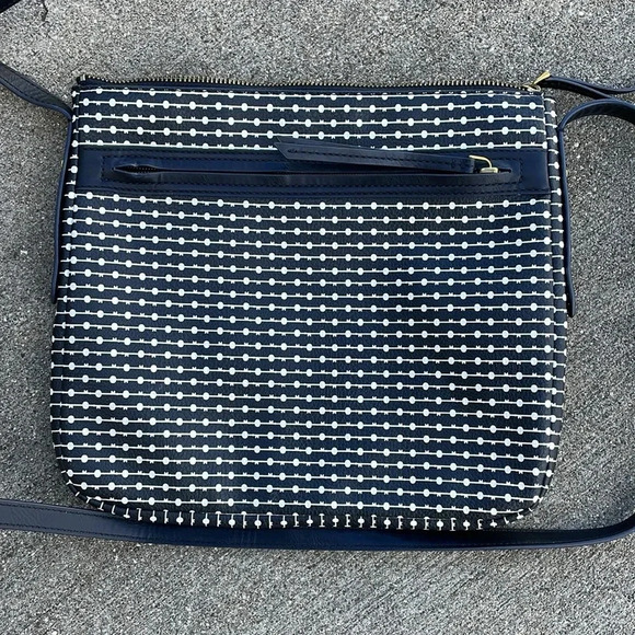 Fossil Crossbody Black White Geometric Fiona Gemma - Picture 6 of 6